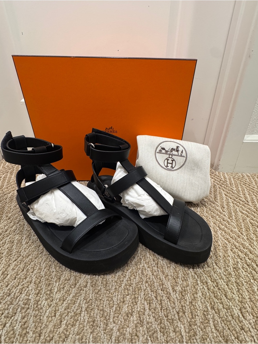 Hermès Chypre Platform Sandals Black Leather size EU 38.5 with Box and Dust bags
